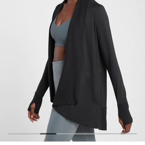 Athleta size medium Pranayama wrap